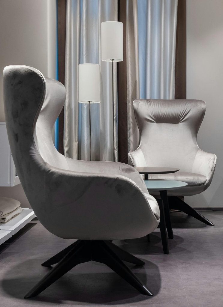 Poltrona Egg Premium – Veludo Cinza